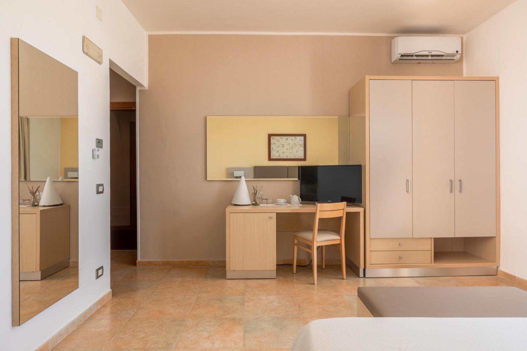 Hotel Degli Aranci Βιέστε Εξωτερικό φωτογραφία