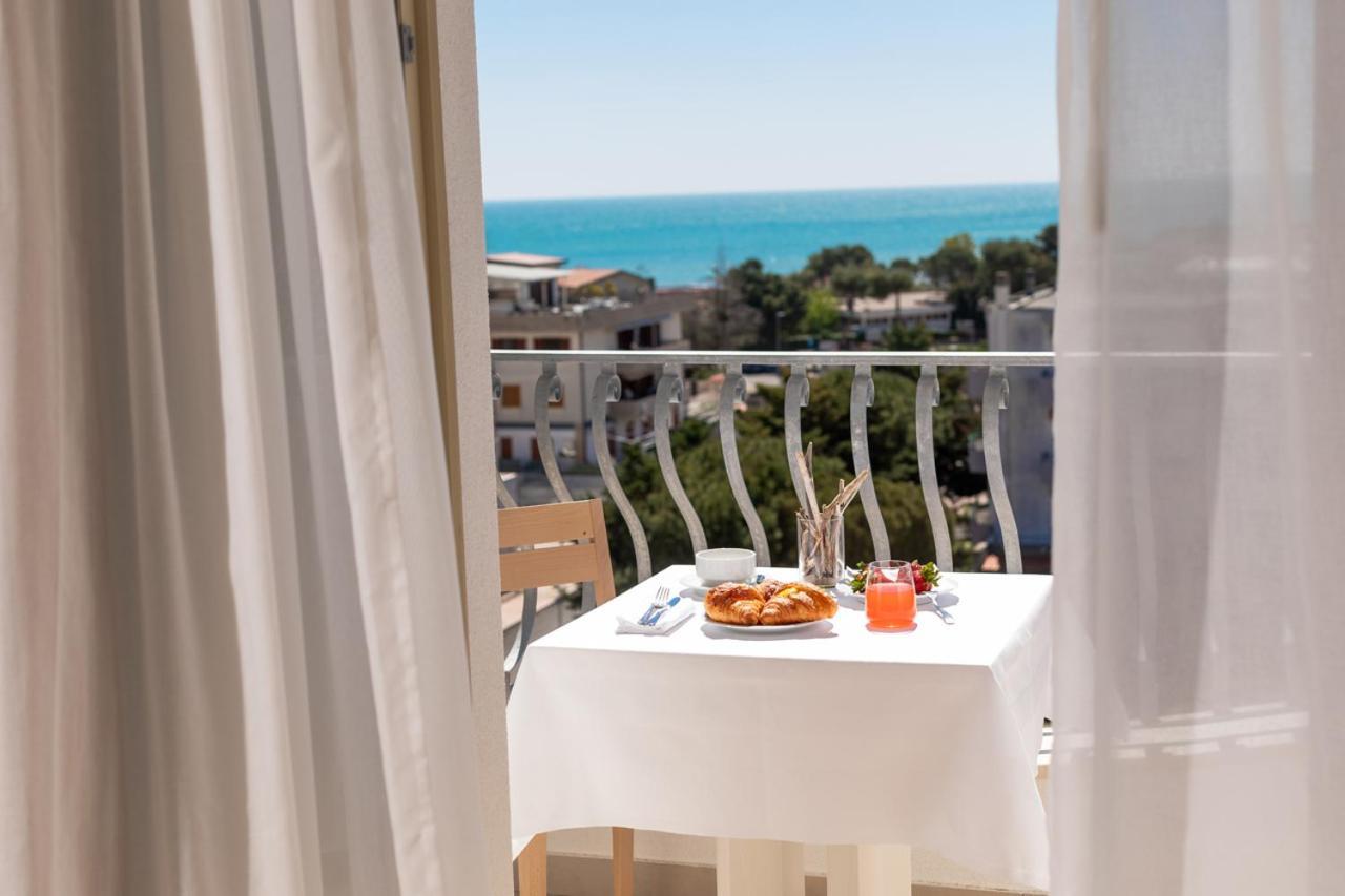 Hotel Degli Aranci Βιέστε Εξωτερικό φωτογραφία