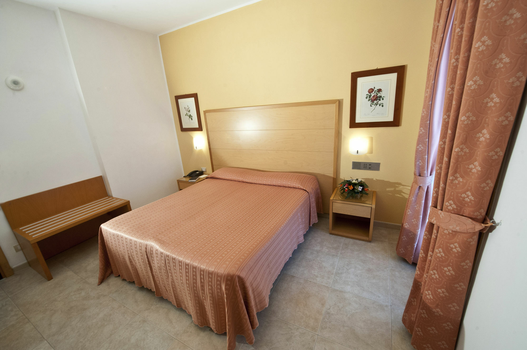Hotel Degli Aranci Βιέστε Εξωτερικό φωτογραφία