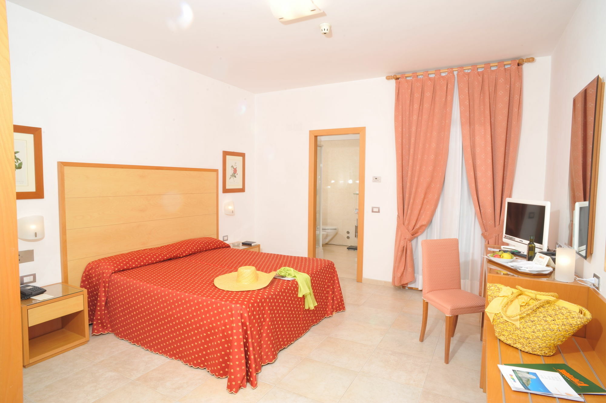 Hotel Degli Aranci Βιέστε Εξωτερικό φωτογραφία